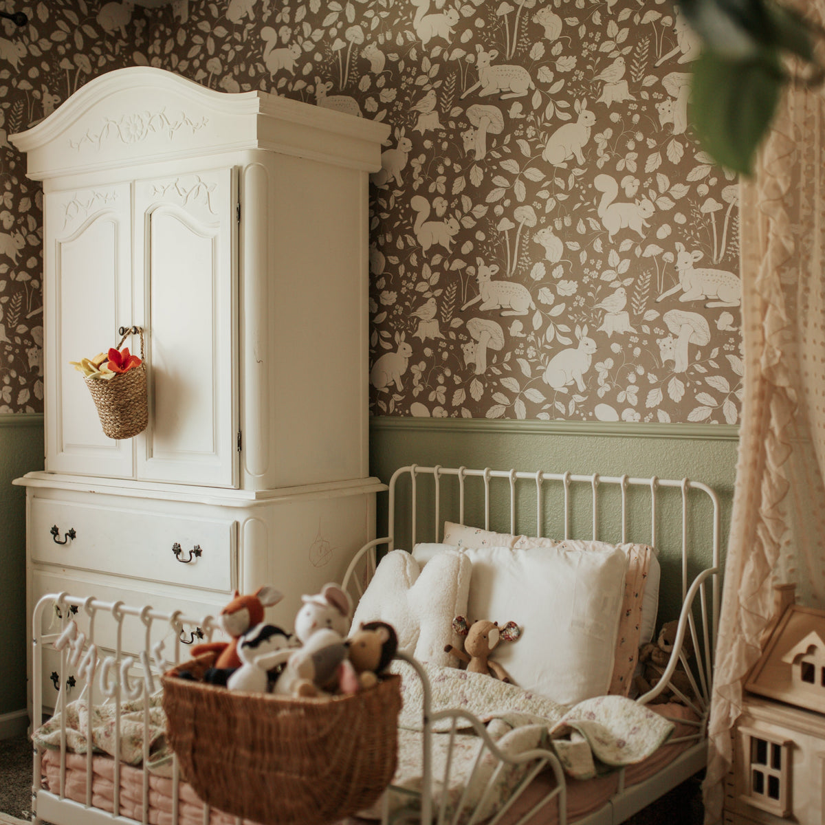 Finch Wallpaper by Daphne and Sage – Loomwell Home Goods