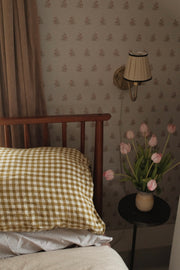 Laura Wallpaper by Lisee Ree