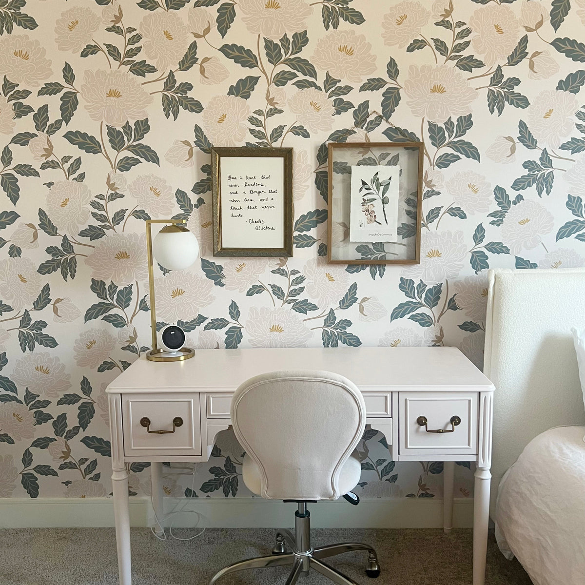 Riley Wallpaper by Gabriela Dachin – Loomwell Home Goods