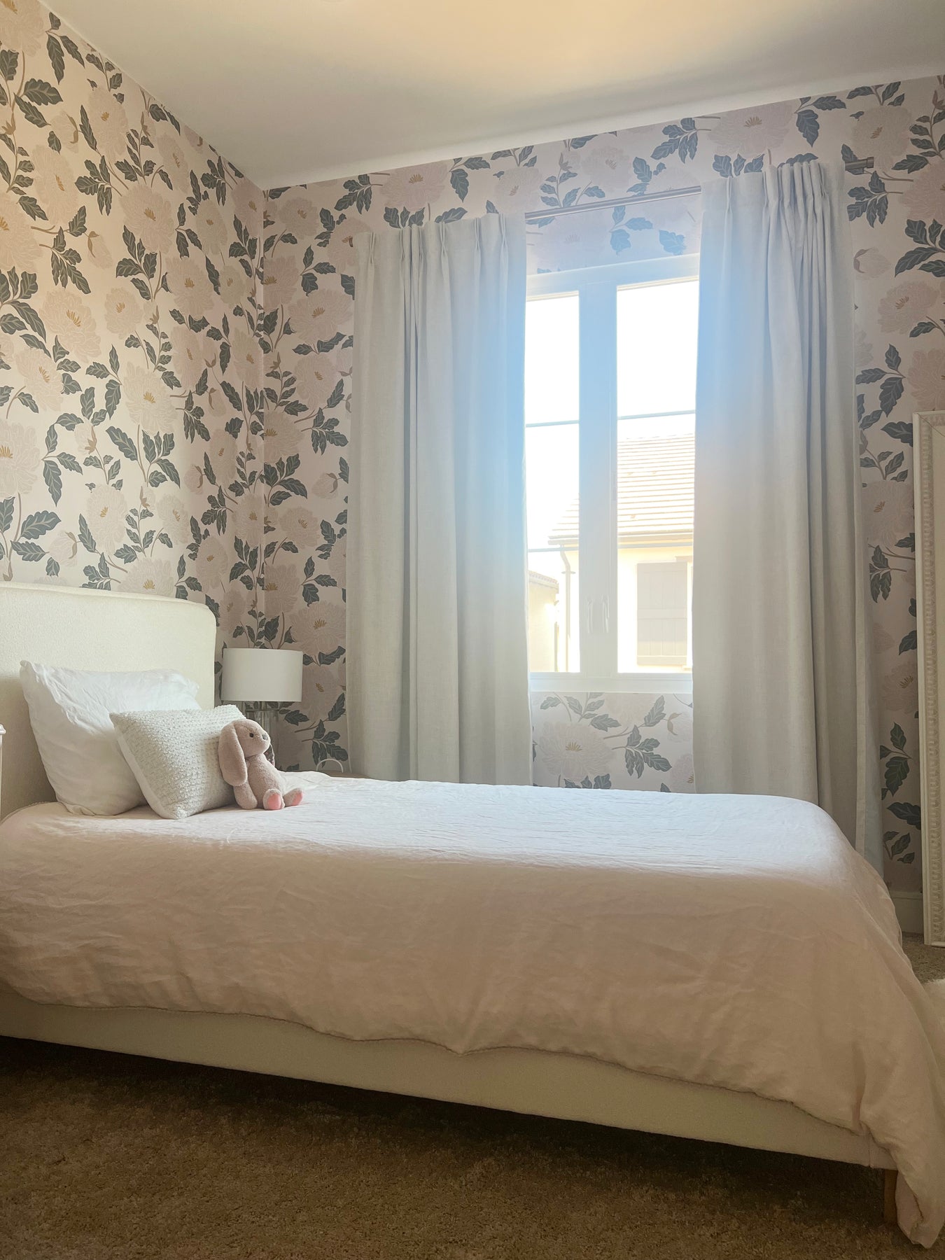 Riley Wallpaper by Gabriela Dachin – Loomwell Home Goods