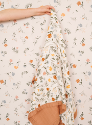 Fleurs Wallpaper by Saranoni