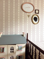 Lyla Wallpaper by Ali Anni